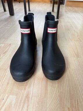 Hunter Matte Black Chelsea Short Rain Boots